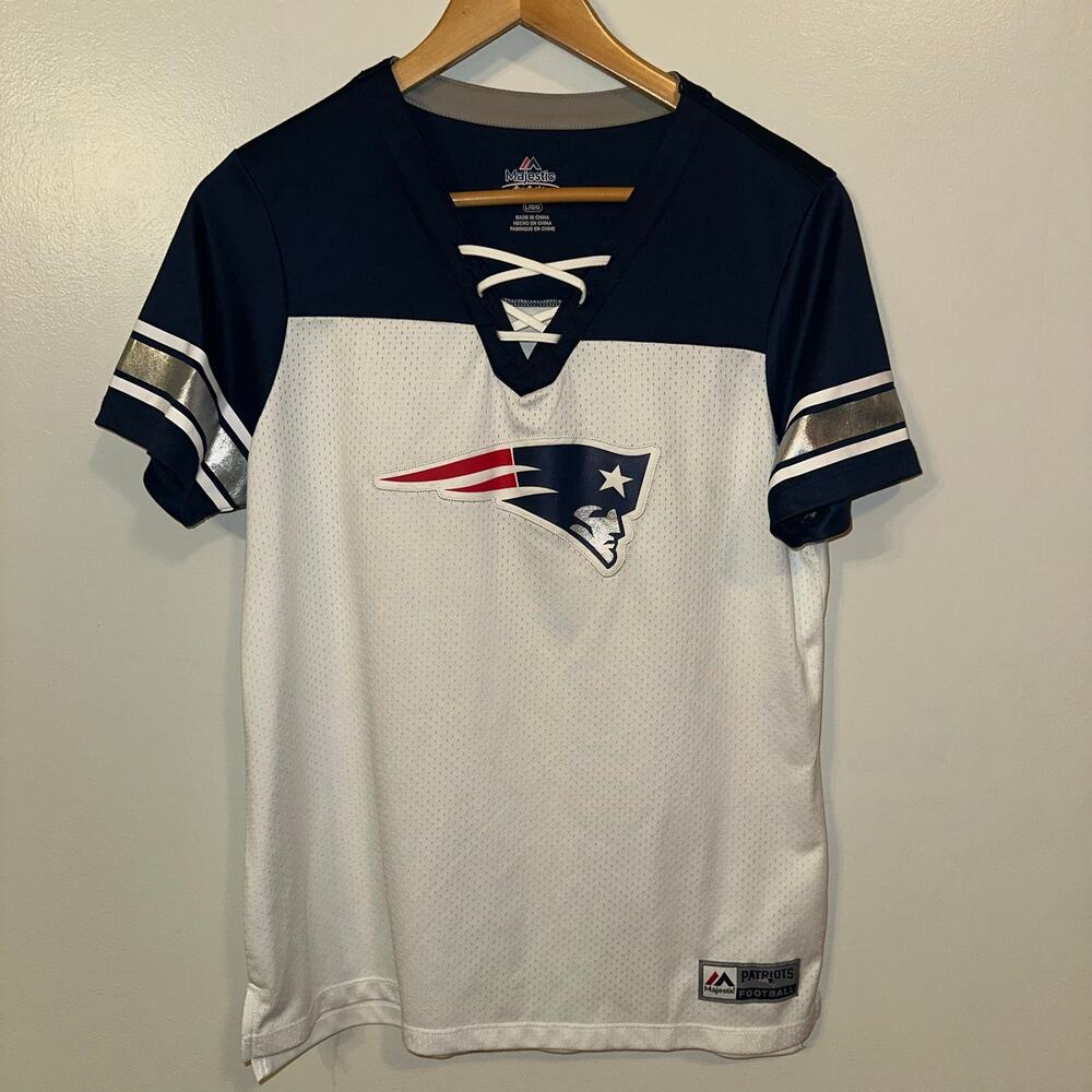 New England Patriots Majestic Women’s Large Lace Up Shirt NFL